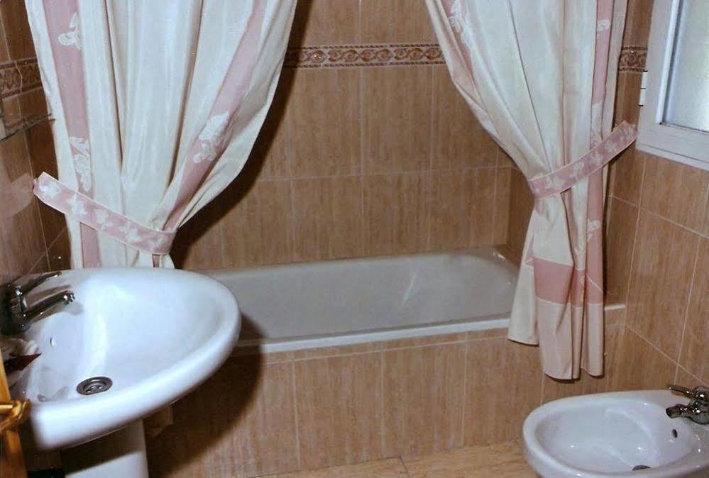 Hostal 82 Олиас-дель-Рей Экстерьер фото