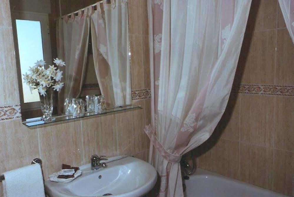 Hostal 82 Олиас-дель-Рей Экстерьер фото